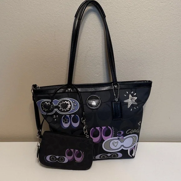 Coach Black Signature Graphic Tote + Matching Wristlet Set Zip Top VGUC - Picture 1 of 15